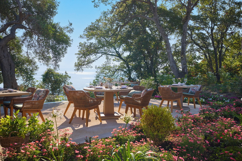 Tiara Holidays - Ikos Odisia - oliva restaurant outdoor